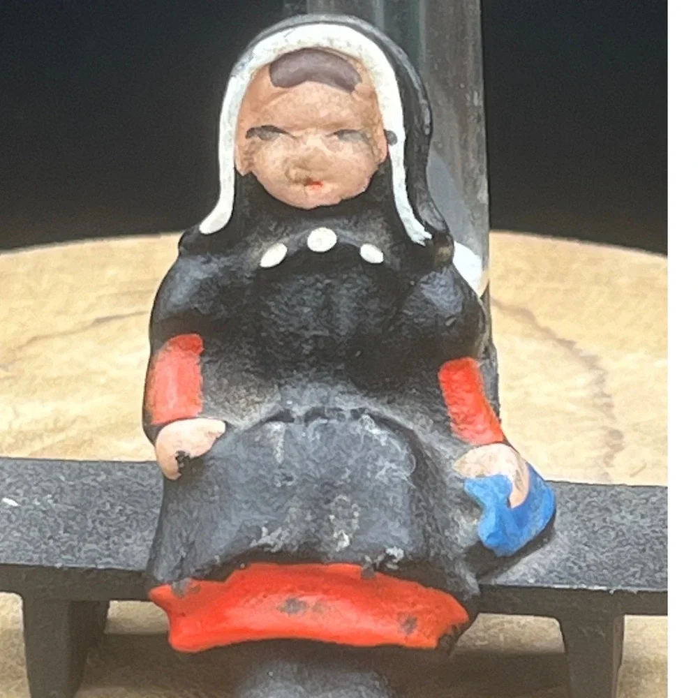 Vintage Cast‎ Iron Amish Women 3 min  Egg Timer Hourglass